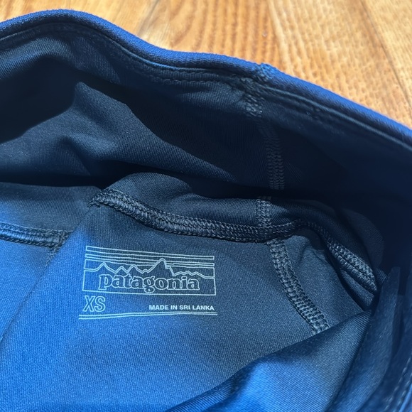 Patagonia blue cropped leggings with pockets size xs - Picture 3 of 5